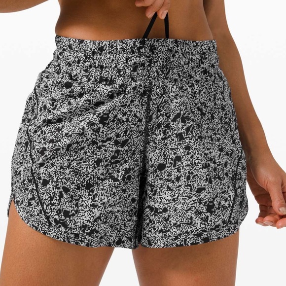 Lululemon Women's Shorts Size 2 - Picture 1 of 6